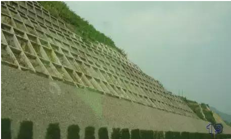 公路路基路面設計體會(huì )，滿(mǎn)滿(mǎn)的都是不能疏忽的細節！